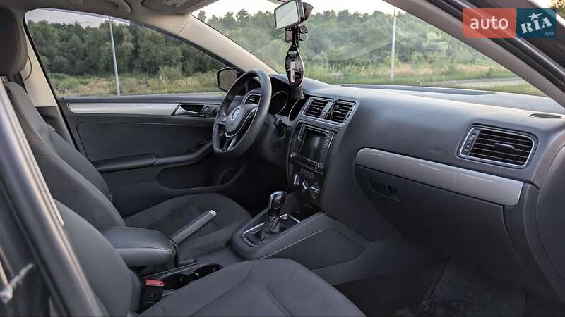 Седан Volkswagen Jetta 2016 в Львове