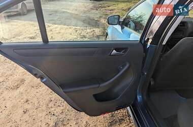 Седан Volkswagen Jetta 2015 в Ужгороде