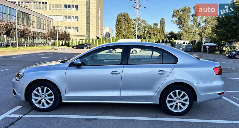 Седан Volkswagen Jetta 2011 в Києві