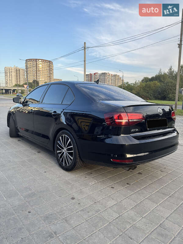 Седан Volkswagen Jetta 2016 в Львові