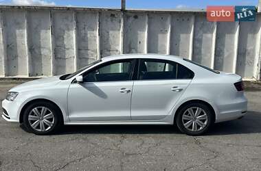 Седан Volkswagen Jetta 2017 в 