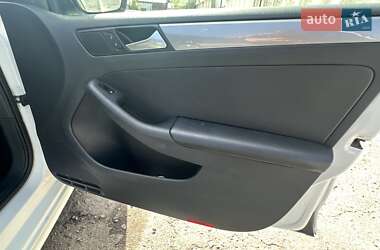 Седан Volkswagen Jetta 2017 в 