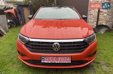 Седан Volkswagen Jetta 2019 в Львові