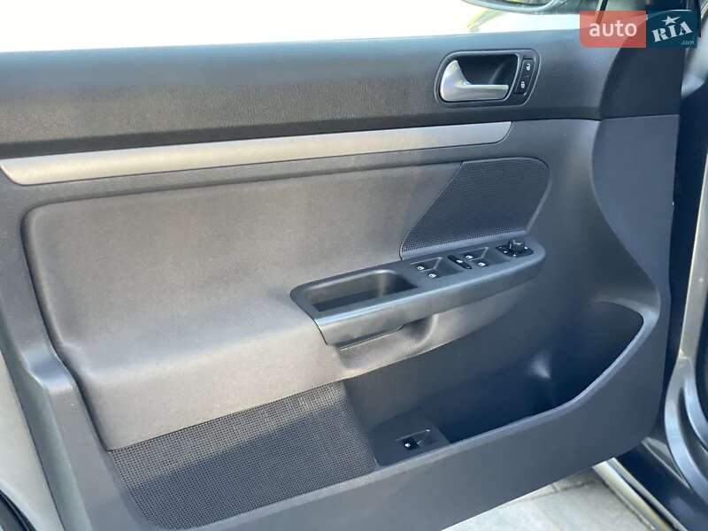 Седан Volkswagen Jetta 2007 в Староконстантинове
