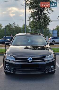 Седан Volkswagen Jetta 2015 в 