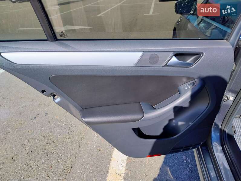Седан Volkswagen Jetta 2012 в Киеве фото 11 Седан Volkswagen Jetta 2012 в Киеве