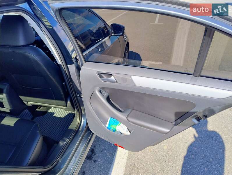 Седан Volkswagen Jetta 2012 в Киеве фото 16 Седан Volkswagen Jetta 2012 в Киеве