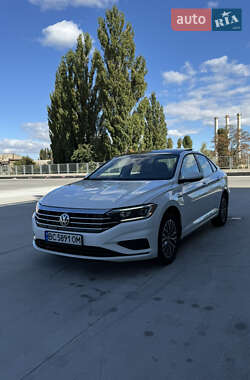 Седан Volkswagen Jetta 2019 в Киеве