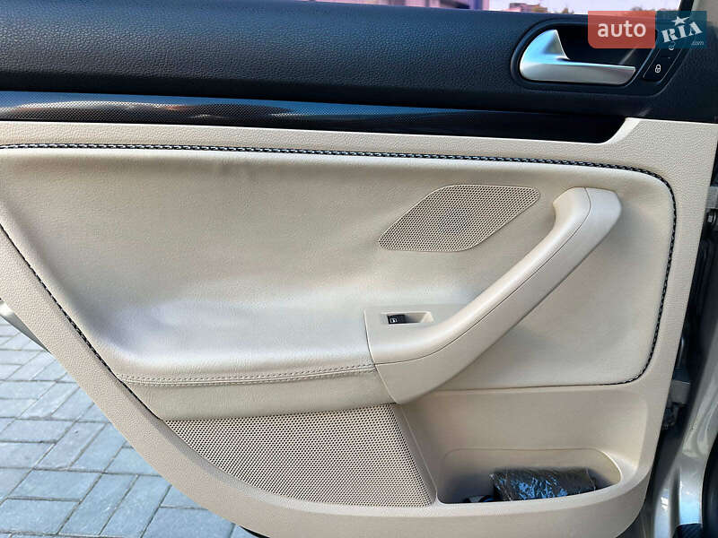 Универсал Volkswagen Jetta 2013 в Одессе