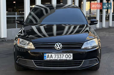 Седан Volkswagen Jetta 2012 в 