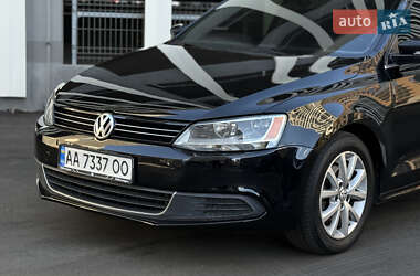 Седан Volkswagen Jetta 2012 в 