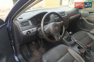 Седан Volkswagen Jetta 2011 в 