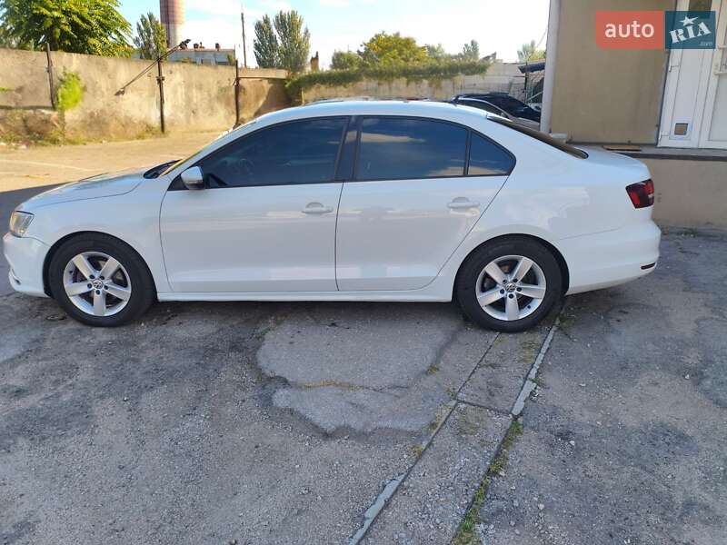 Седан Volkswagen Jetta 2016 в Запоріжжі