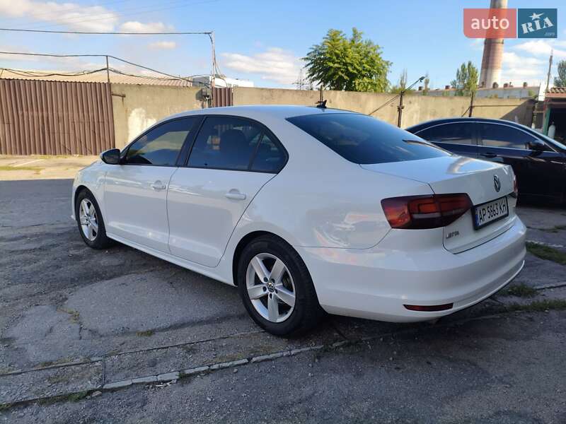 Седан Volkswagen Jetta 2016 в Запоріжжі