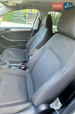 Седан Volkswagen Jetta 2014 в 