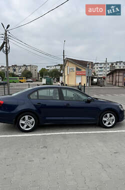Седан Volkswagen Jetta 2011 в 