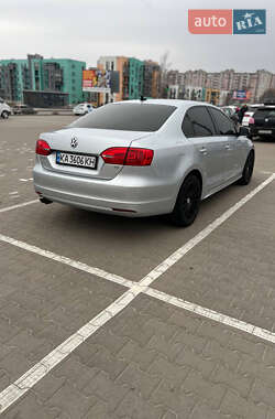 Седан Volkswagen Jetta 2014 в 