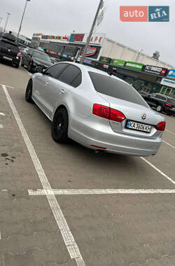 Седан Volkswagen Jetta 2014 в 