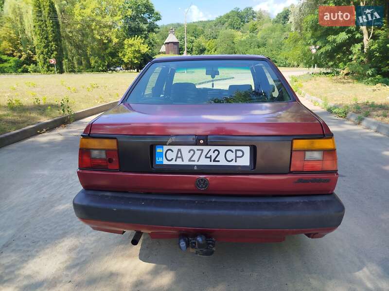 Седан Volkswagen Jetta 1991 в Каневі