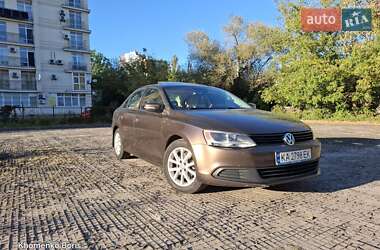 Седан Volkswagen Jetta 2010 в Києві