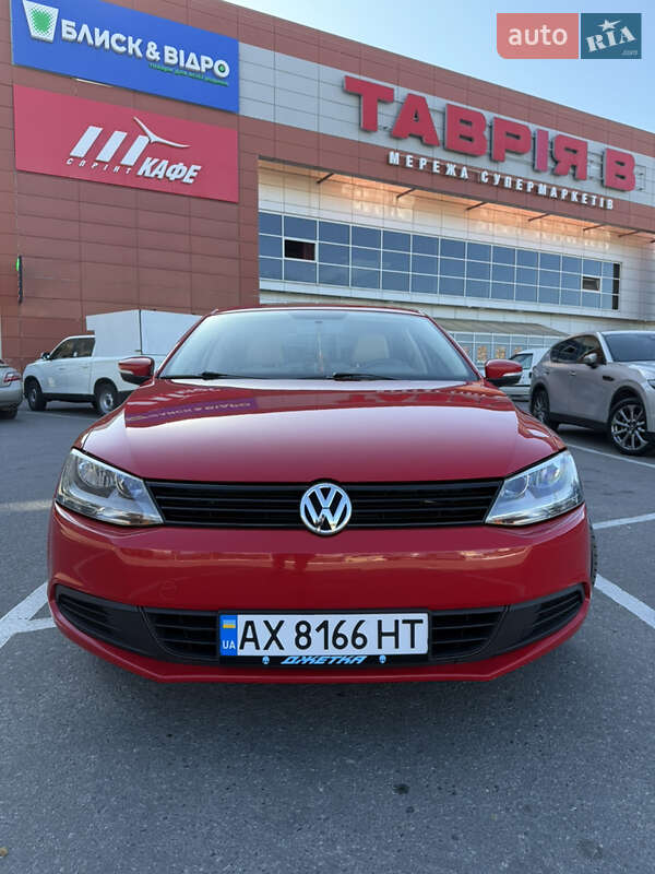 Седан Volkswagen Jetta 2013 в Харькове