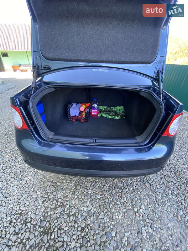 Седан Volkswagen Jetta 2005 в Долині фото 12 Седан Volkswagen Jetta 2005 в Долині