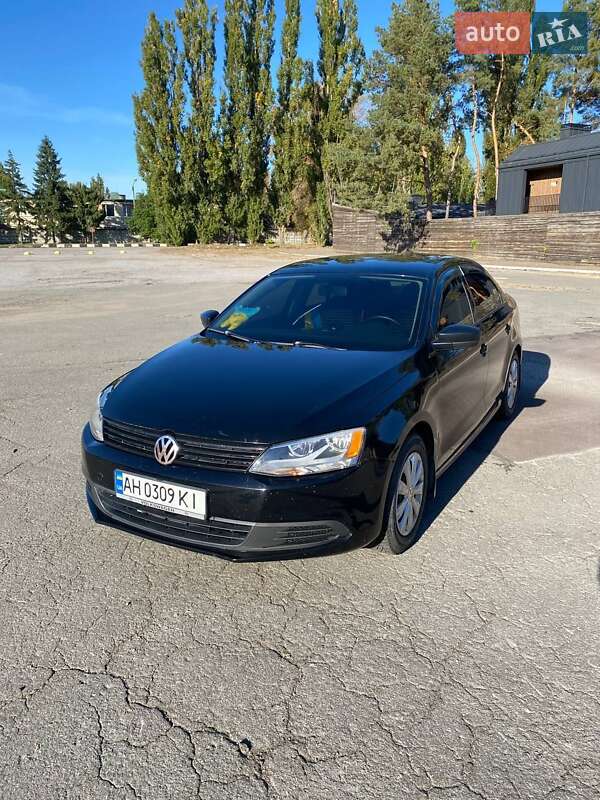 Седан Volkswagen Jetta 2014 в 