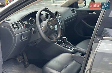Седан Volkswagen Jetta 2014 в 