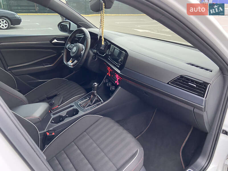 Седан Volkswagen Jetta 2020 в Києві