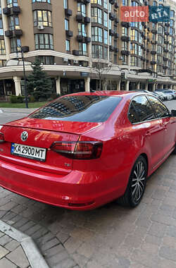 Седан Volkswagen Jetta 2015 в 