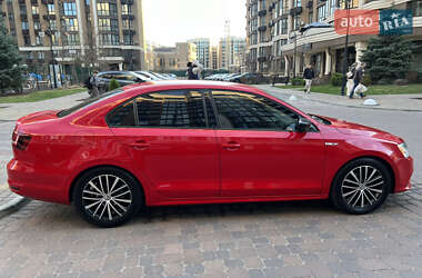 Седан Volkswagen Jetta 2015 в 