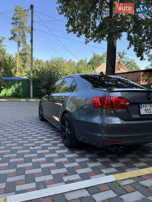Седан Volkswagen Jetta 2014 в Киеве