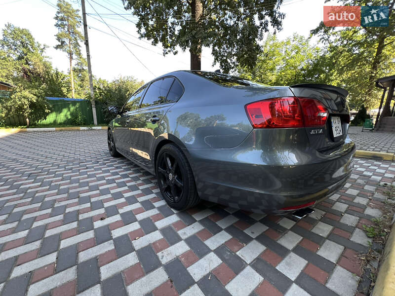 Седан Volkswagen Jetta 2014 в Киеве