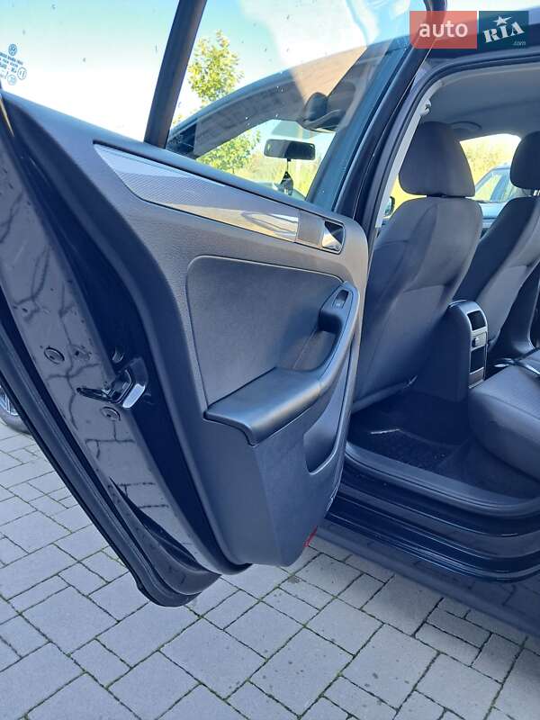 Седан Volkswagen Jetta 2015 в Мурованом фото 19 Седан Volkswagen Jetta 2015 в Мурованом