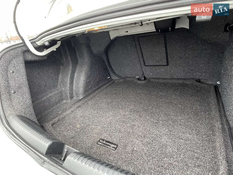 Седан Volkswagen Jetta 2017 в Хмельницькому