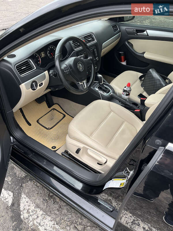 Седан Volkswagen Jetta 2014 в Києві