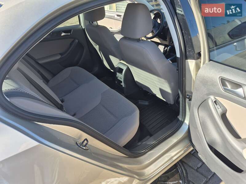 Седан Volkswagen Jetta 2014 в Черкассах