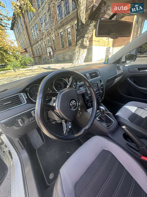 Седан Volkswagen Jetta 2016 в Харькове