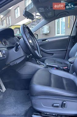 Седан Volkswagen Jetta 2014 в 
