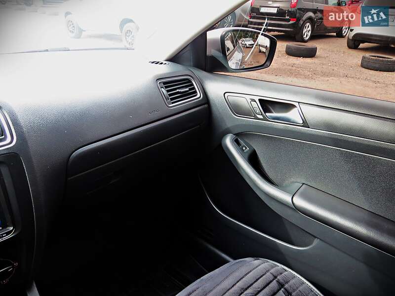 Седан Volkswagen Jetta 2014 в Черкасах