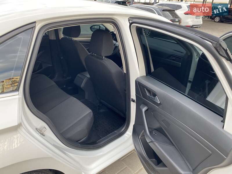 Седан Volkswagen Jetta 2019 в Житомире