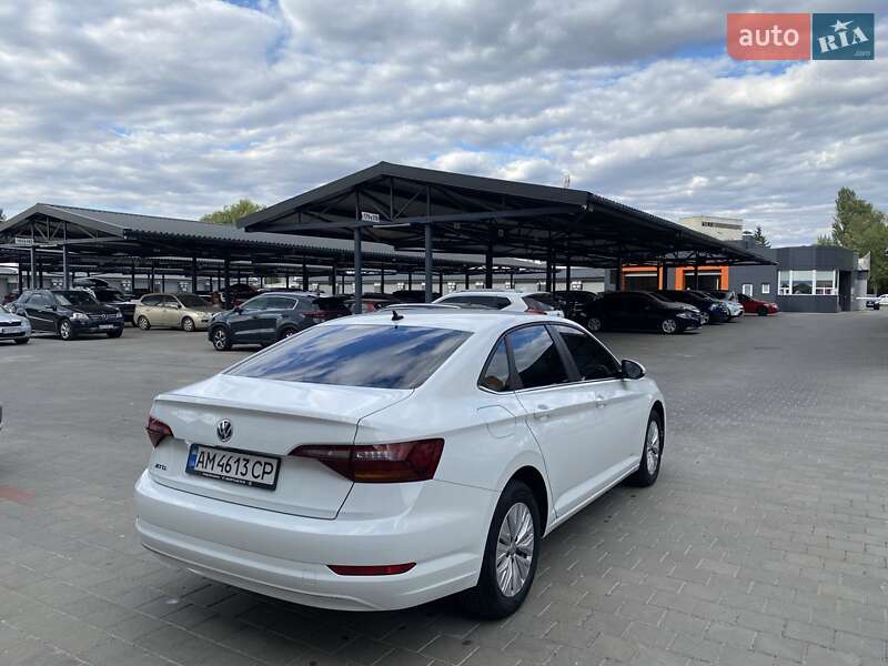 Седан Volkswagen Jetta 2019 в Житомире