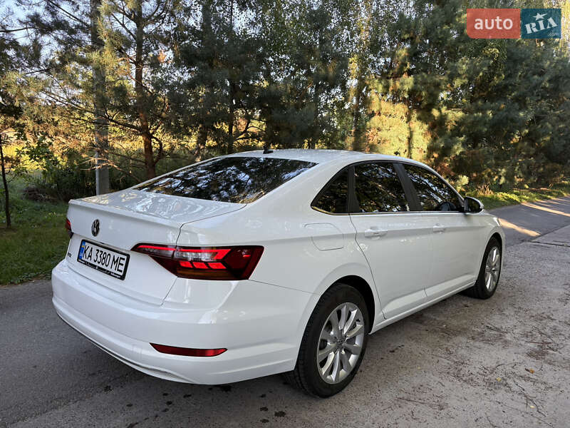 Седан Volkswagen Jetta 2019 в Києві