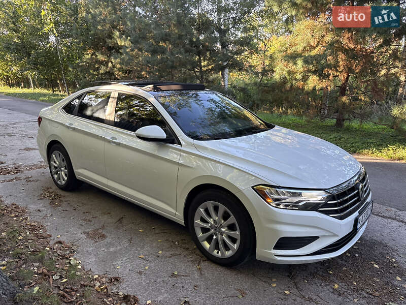 Седан Volkswagen Jetta 2019 в Києві