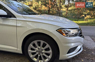 Седан Volkswagen Jetta 2019 в Киеве