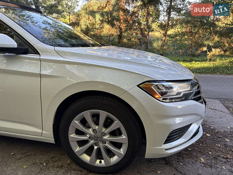 Седан Volkswagen Jetta 2019 в Києві