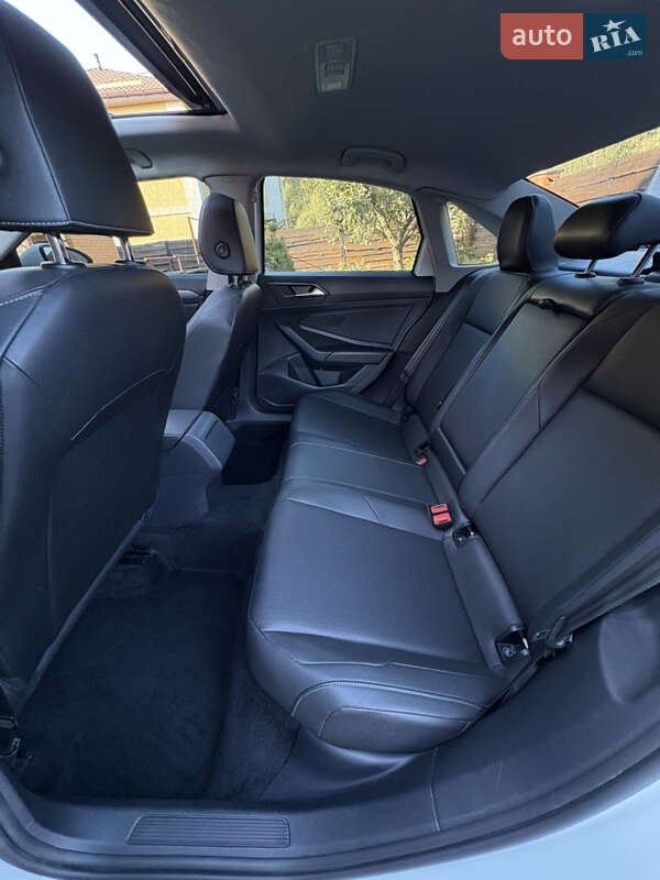 Седан Volkswagen Jetta 2019 в Києві