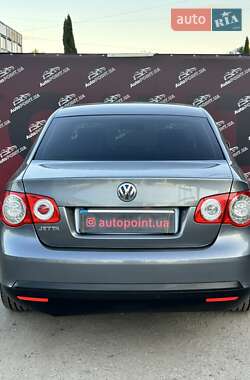 Седан Volkswagen Jetta 2005 в 