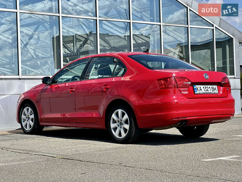 Седан Volkswagen Jetta 2014 в Киеве фото 14 Седан Volkswagen Jetta 2014 в Киеве