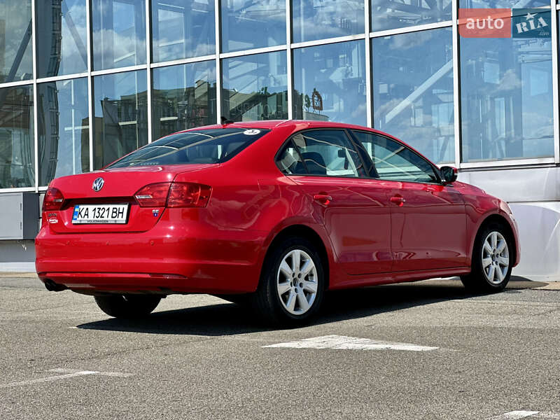Седан Volkswagen Jetta 2014 в Киеве фото 22 Седан Volkswagen Jetta 2014 в Киеве
